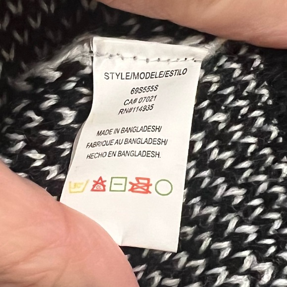 Womens Cardigan Sweater - Size Large. Star design 🌟 - Picture 4 of 5